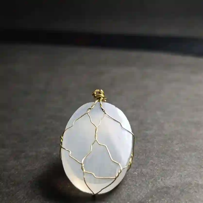 Iranian white agate necklace